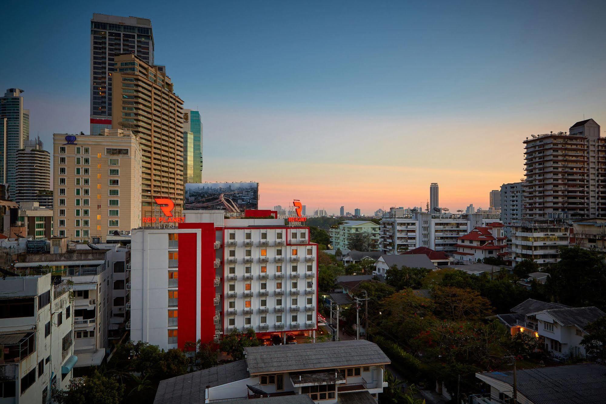 Red Planet Bangkok Asoke - Sha Extra Plus Экстерьер фото